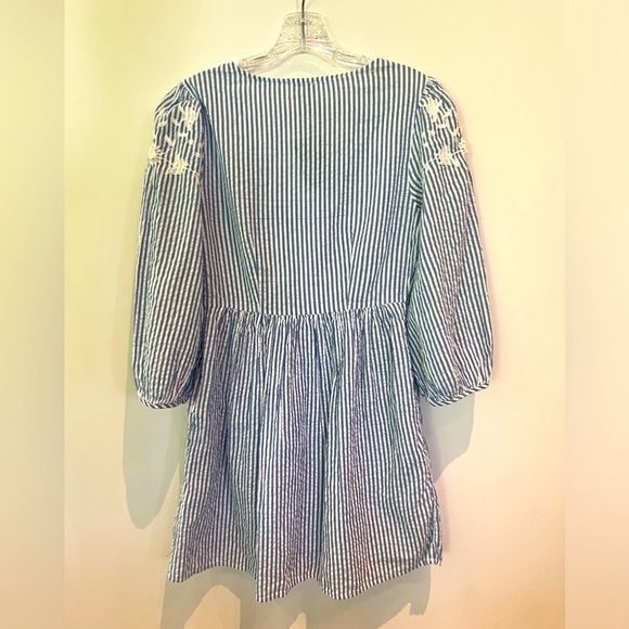 NWT forever 21 blue and white striped mini dress white embroidered flowers Small - Picture 2 of 8